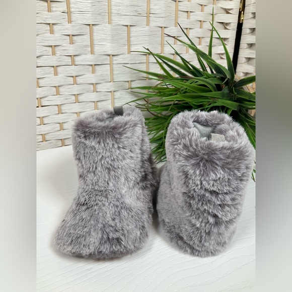 Rising Star Cozy Gray Faux Fur Baby Booties|Boots 6-9 Months - Picture 4 of 9